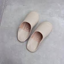 dear Morocco - Moroccan leather Slipper Babouche // Simple Shiraksaba