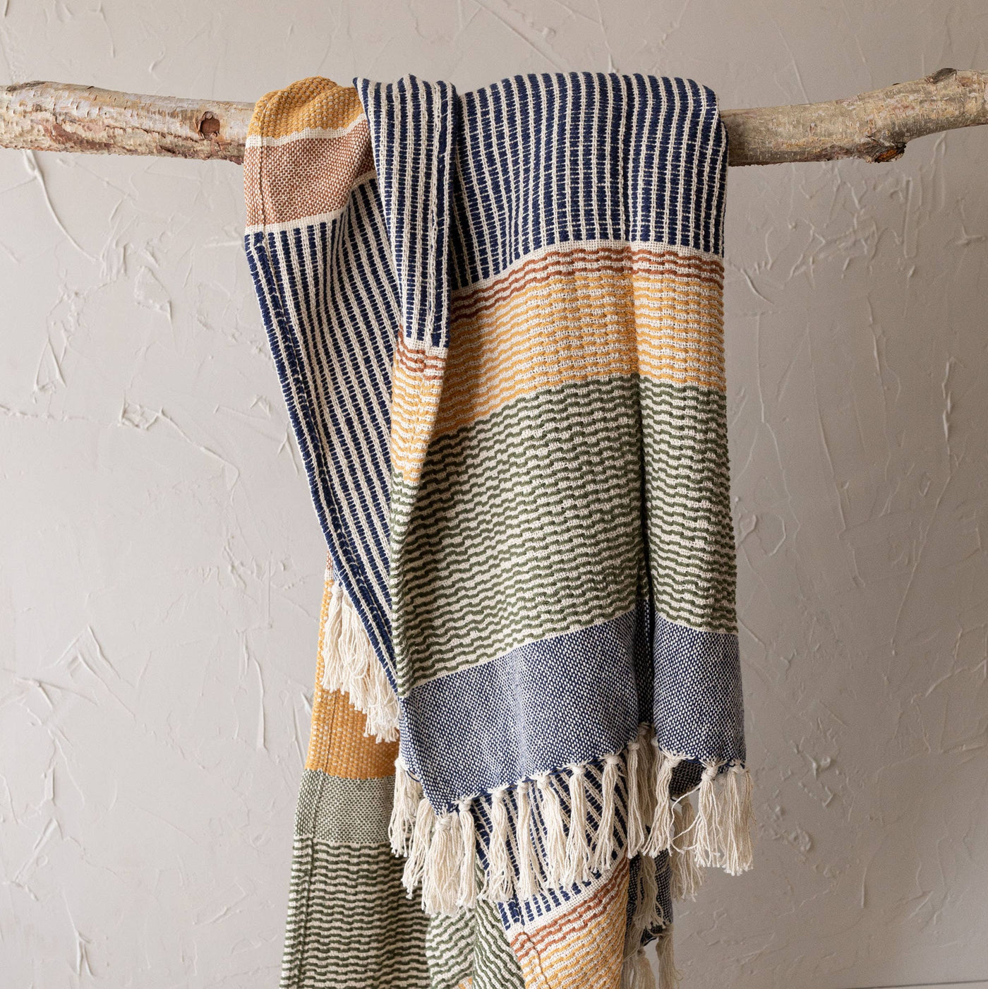 Foreside Home & Garden - Hand Woven Gloria Throw Multi